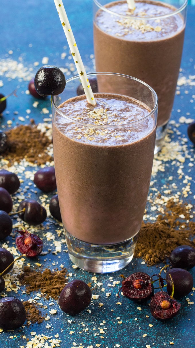 Chocolate Cherry Smoothie is a delicious combo of sweet, tart, creamy and chocolaty in a healthy drink that tastes like an indulgent dessert. Vegan and gluten free.