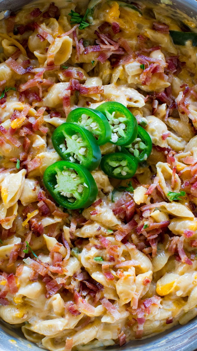 Jalapeño Popper Pasta with bacon, cheddar cheese and cream cheese is tasty, full of flavor and easily made in just one pan.