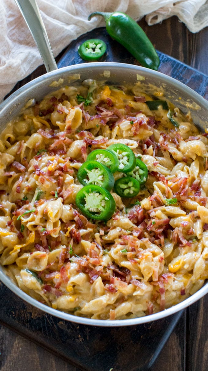 30 Minute Jalapeño Popper Pasta with bacon, cheddar cheese and cream cheese is tasty, full of flavor and easily made in just one pan.