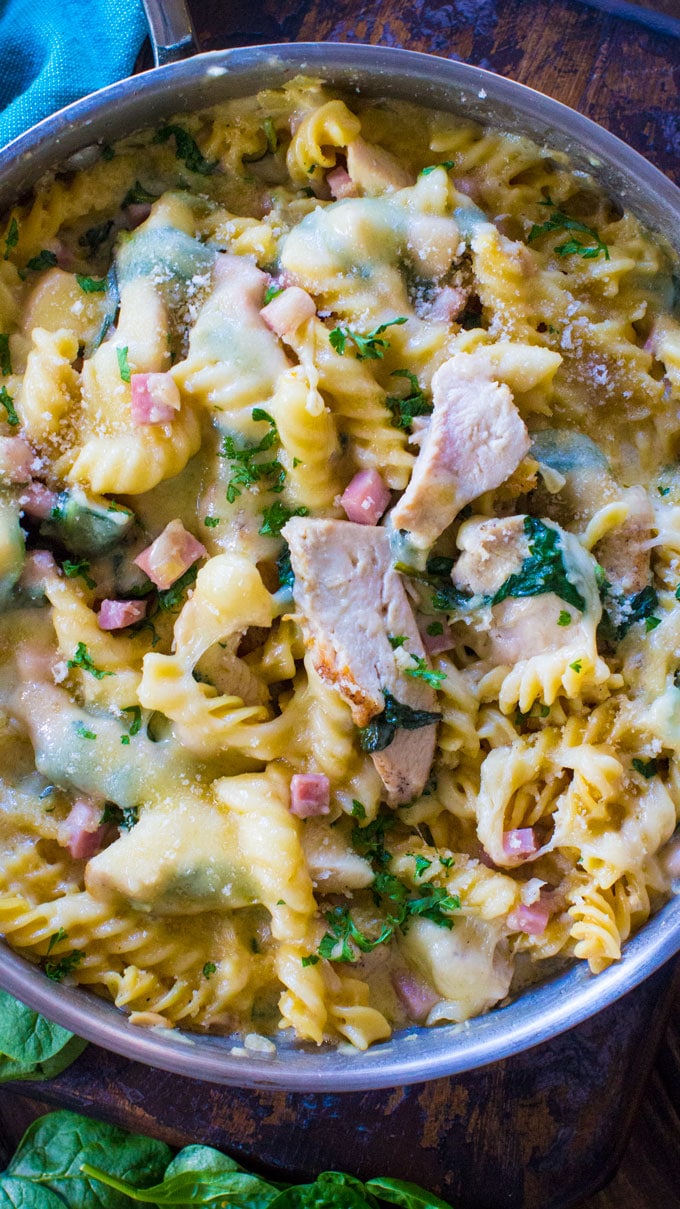 Best Chicken Cordon Blue Pasta packs all of the delicious flavors of the classic dish, in an easy, 30 minute and one pan pasta recipe!