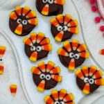 Oreo Turkey Cookies are super fun to make, and pretty much essential for Halloween or Thanksgiving holidays. #oreo #nobake #halloween #dessertrecipes #30minutemeals