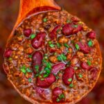 30 Minute Chili Recipe is a hearty and comfort meal made with ground beef, crushed tomatoes, and ready in only 30 minutes. #chili #30minutechili #chilirecipe #dinnerideas #30minutemeals