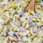 One Pan Ham and Cheese Pasta Recipe is creamy, cheesy and delicious and is ready in less than 30 minutes. #pasta #ham #cheese #30minutemeals #onepot