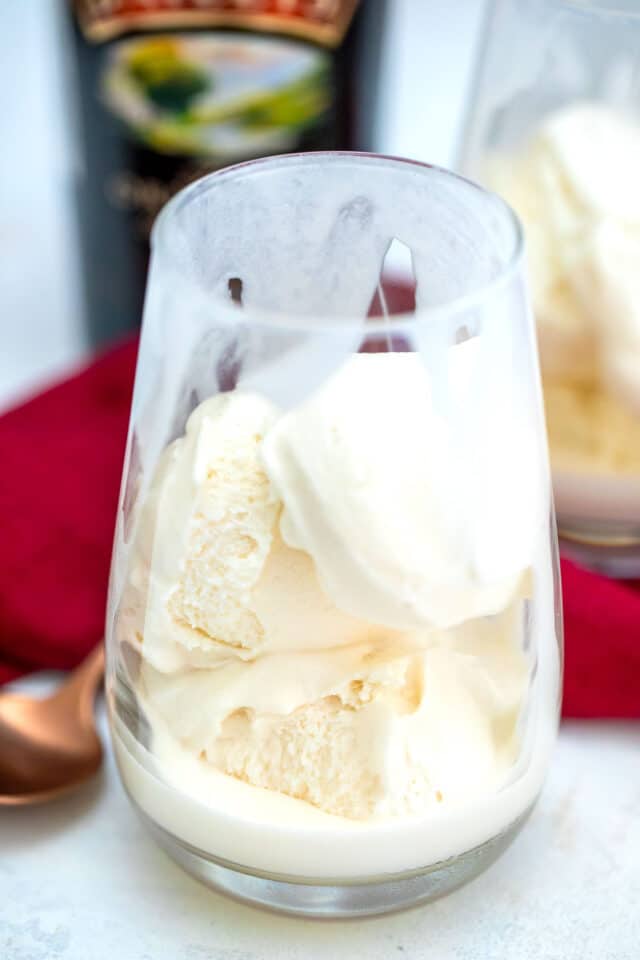 https://30minutesmeals.com/wp-content/uploads/2019/12/Affogato-with-Baileys-1-640x960.jpg