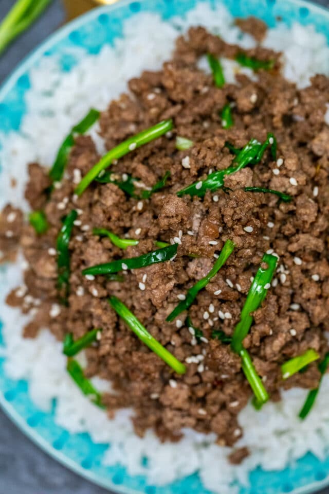 Korean Beef Bowls are super tasty made with ground beef and ready in 15 minutes. #koreanbeef #beefbowls #beefrecipes #30minutemeals #30minutemeals