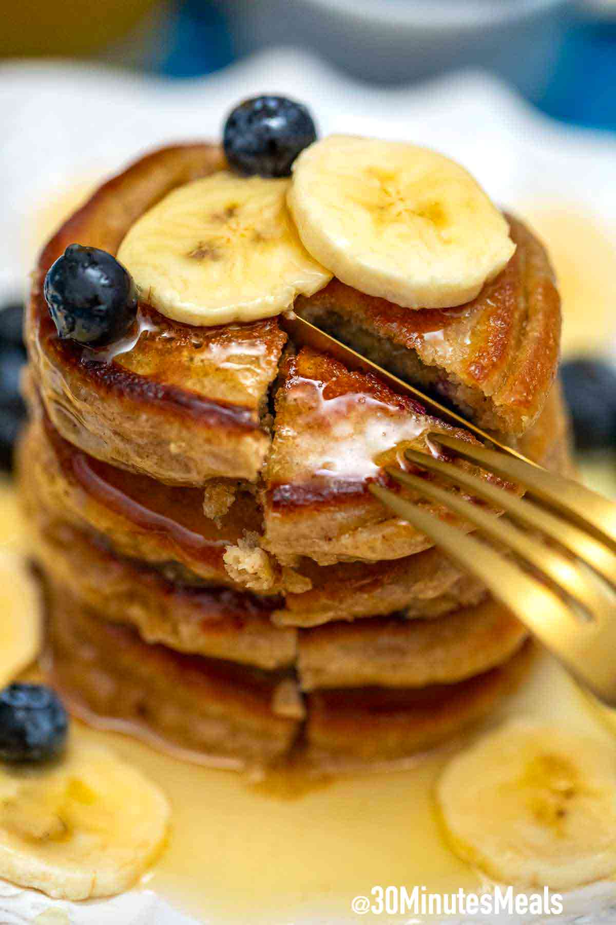 Oatmeal Pancakes with Fruit