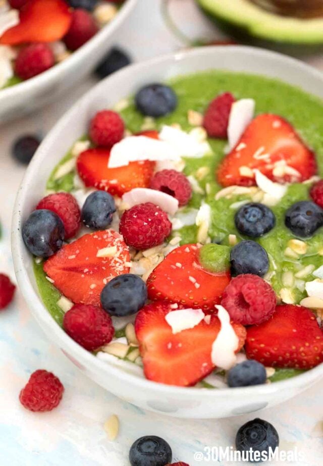 green smoothie bowl