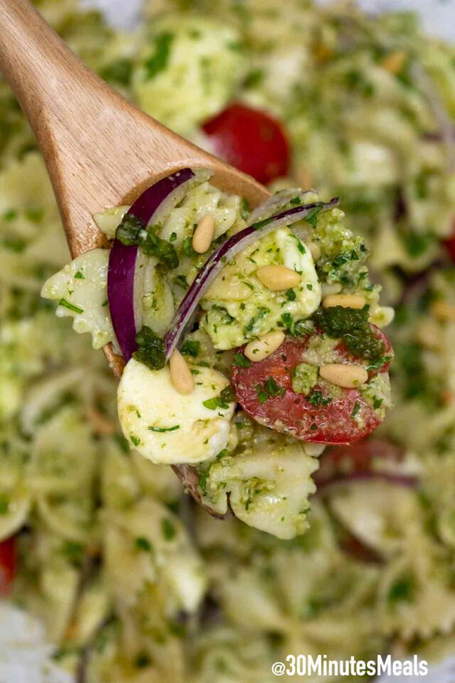 caprese pasta salad with tomatoes