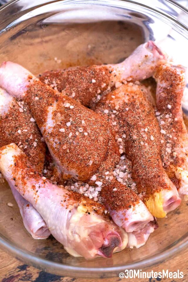 chicken drumsticks with seasoning