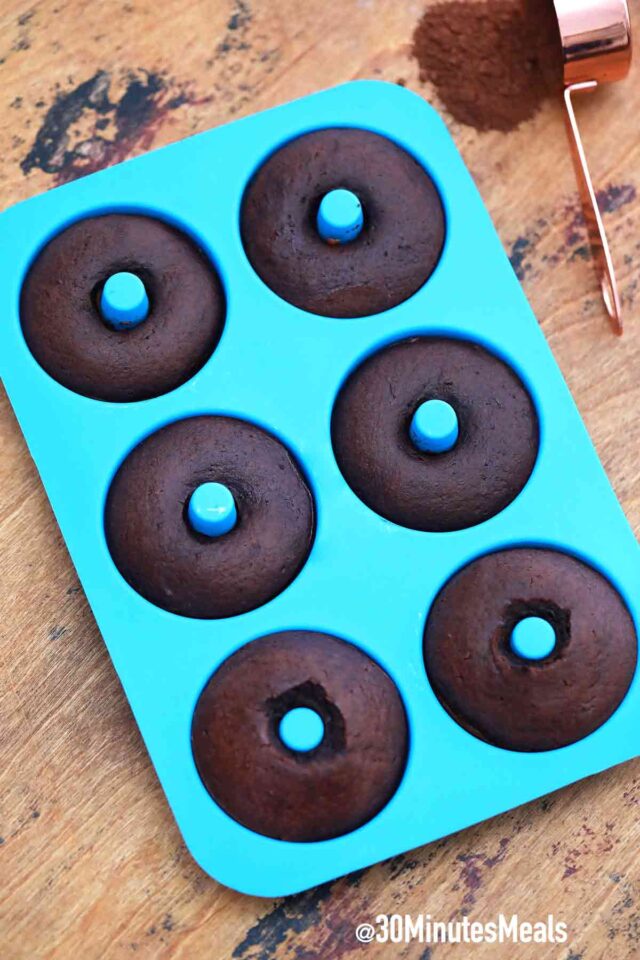 oven baked chocolate donuts