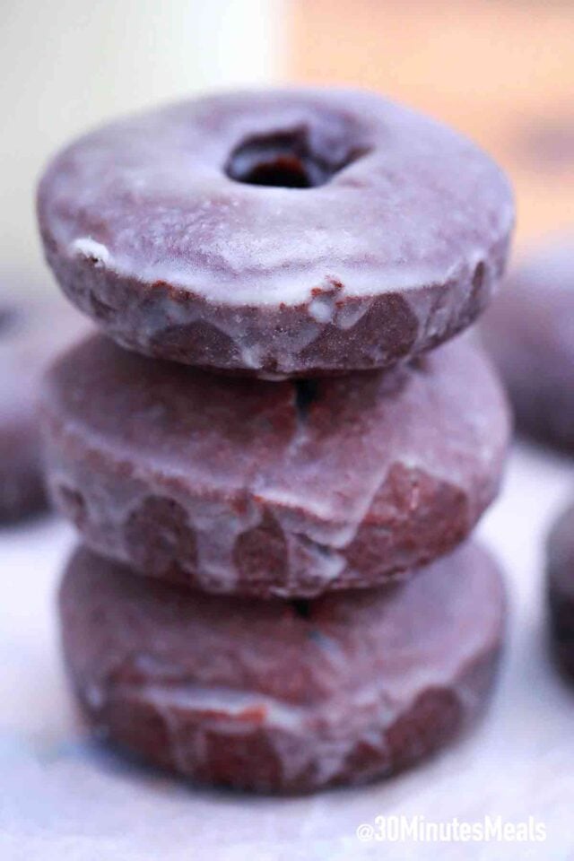 easy breakfast baked chocolate donuts recipe