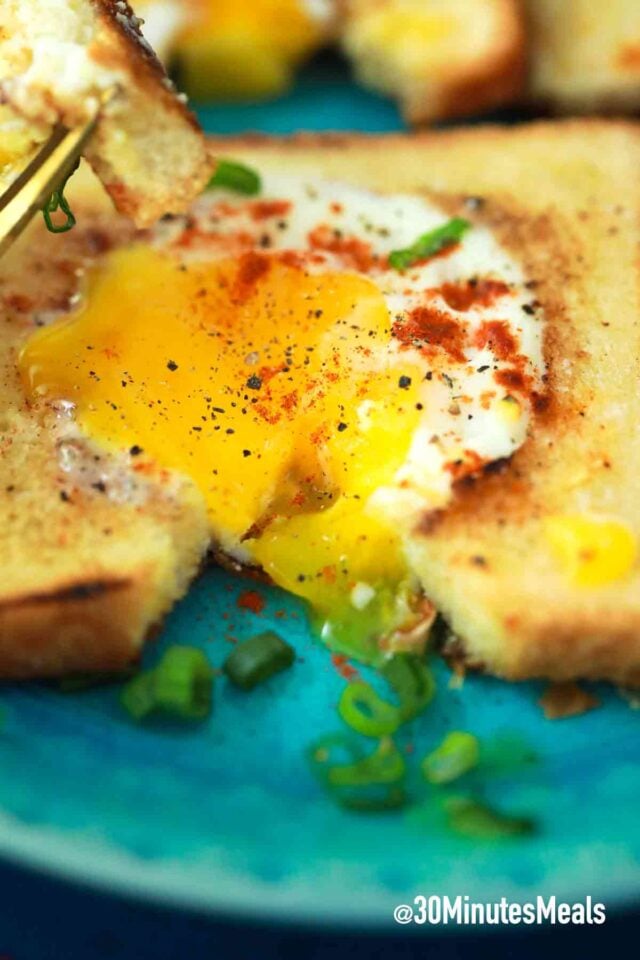 eggs in bread slice