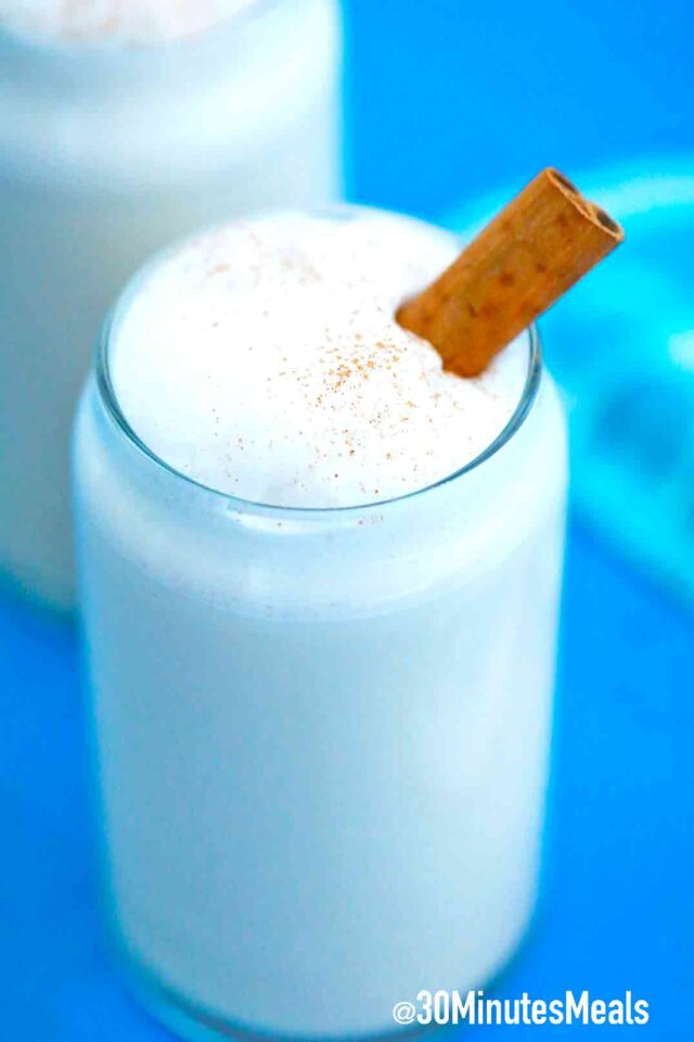 a glass of horchata