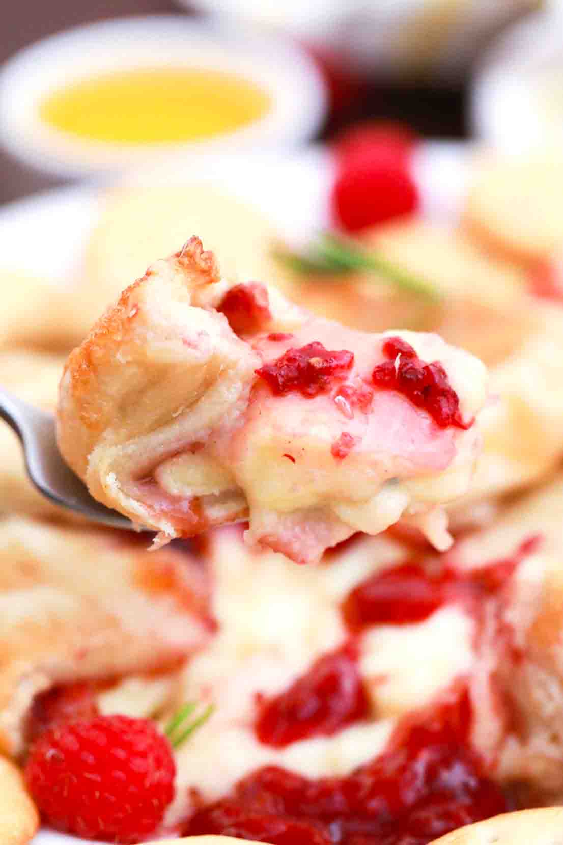 Baked Brie In Puff Pastry Recipe - 30 Minutes Meals